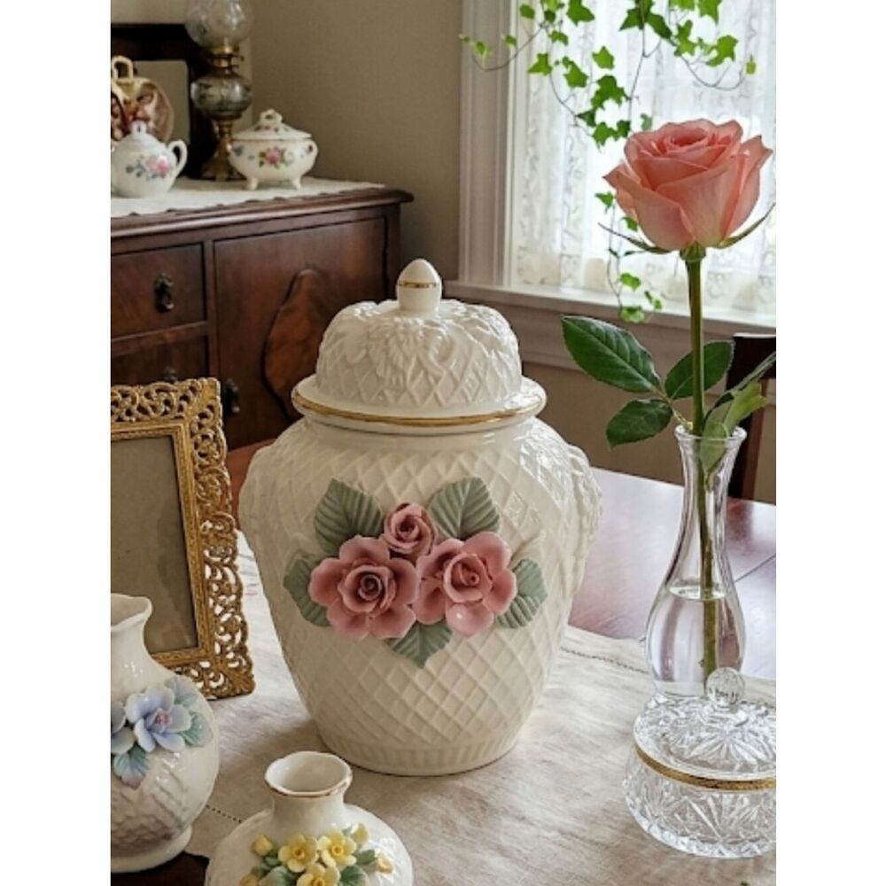 Ginger Jar with Lid Cream Lattice Pattern Raised Roses